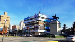 Ganó una casa en el aniversario de Neuquén y no se la entregan
