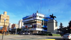 Ganó una casa en el aniversario de Neuquén y no se la entregan