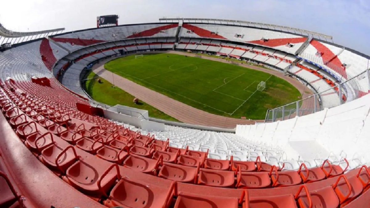 Se demora el DNU que habilita el regreso del público a los estadios