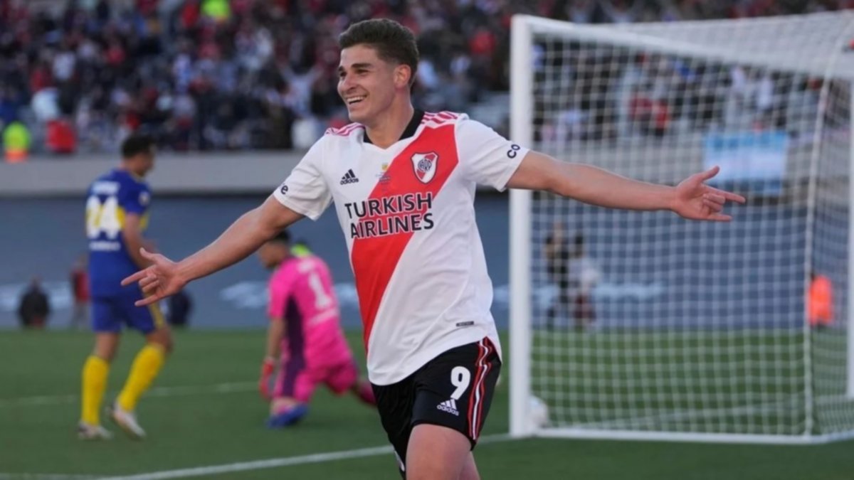 Con Julián Álvarez letal, River se quedó con el Superclásico