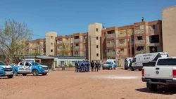 Dormía a su hijo de 4 y una bala perdida la mató
