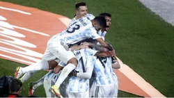 Con fútbol, goles y autoridad, Argentina derrotó a Uruguay