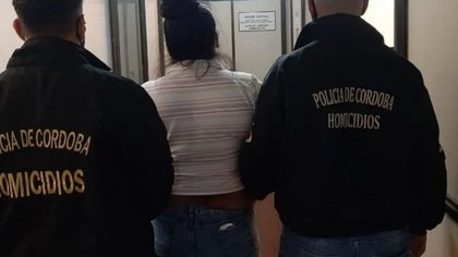 Acuchilló a otra mujer, celosa por un posteo en Facebook