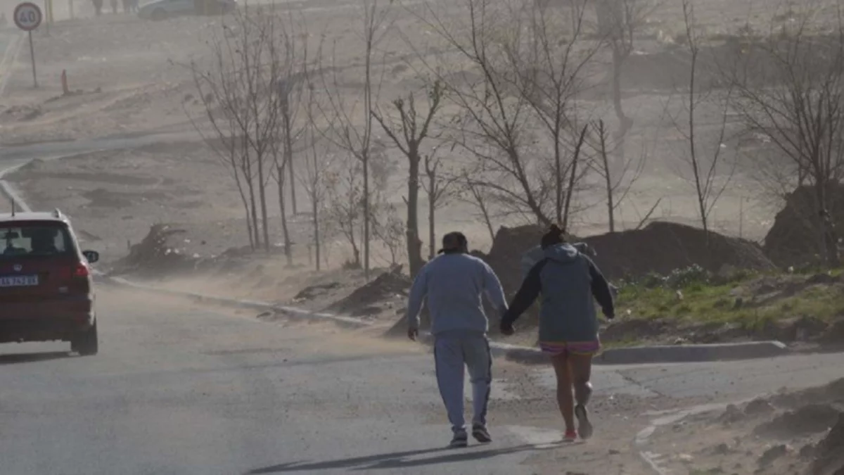 Anticiparon jueves ventoso con ráfagas fuertes en Neuquén