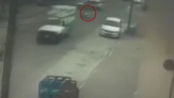 Cerraron mal la ambulancia y se cayó una paciente