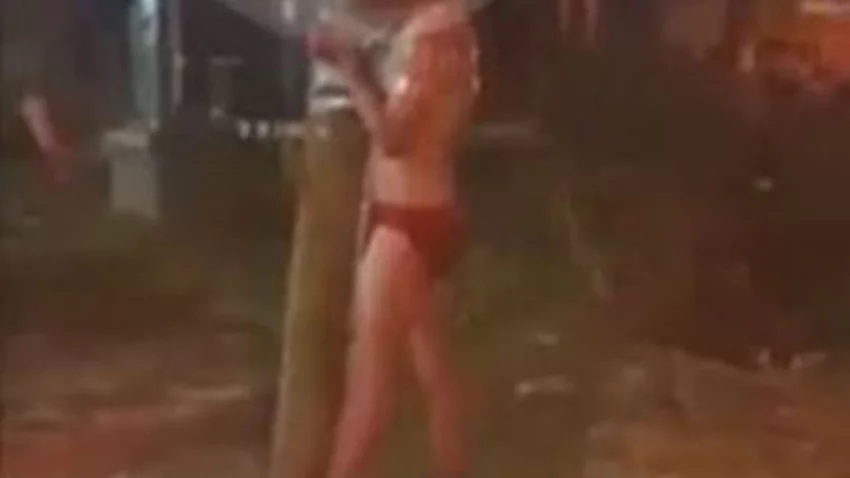 Robó el kiosco del barrio, lo golpearon, ataron y desnudaron