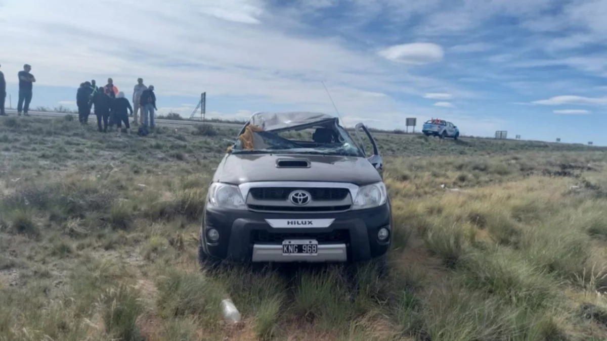 Neuquinos iban a Comodoro y volcaron en Puerto Madryn