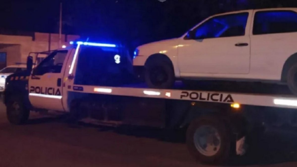 Chocaron, se fugaron, y con vecinos hirieron a un policía