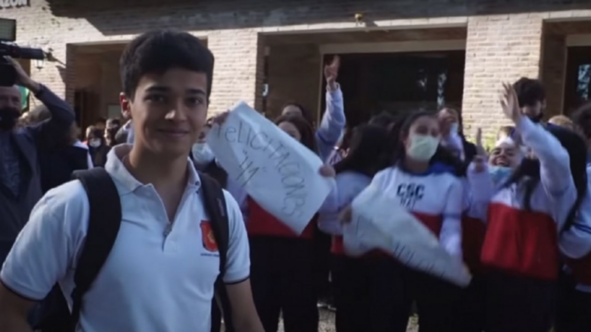 VIDEO: Salió campeón de TC 2000 y festejó en la escuela