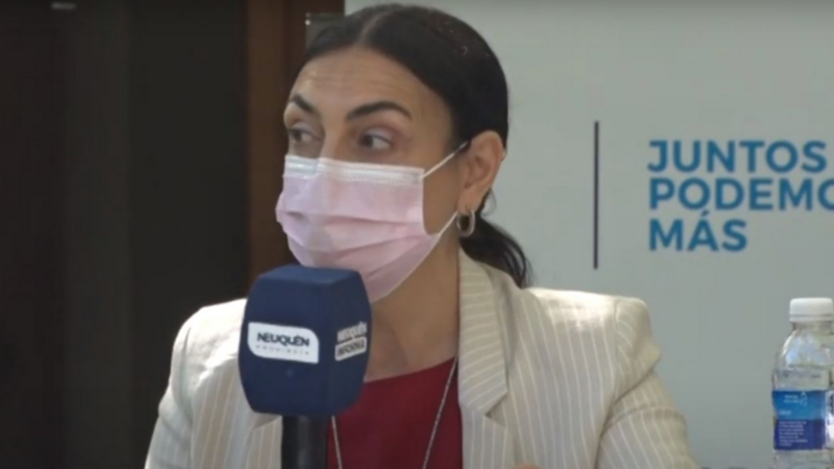 La ministra Peve se metió en el debate de la Carrera Sanitaria