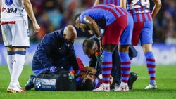 Preocupación, se llevaron en ambulancia al Kun Agüero