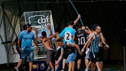 VIDEO: hinchas de Gremio destrozaron el VAR