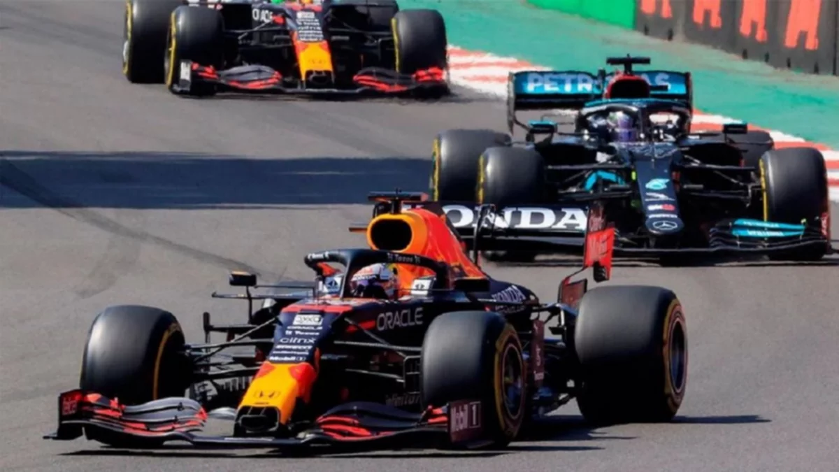 Verstappen ganó en México y estiró la ventaja