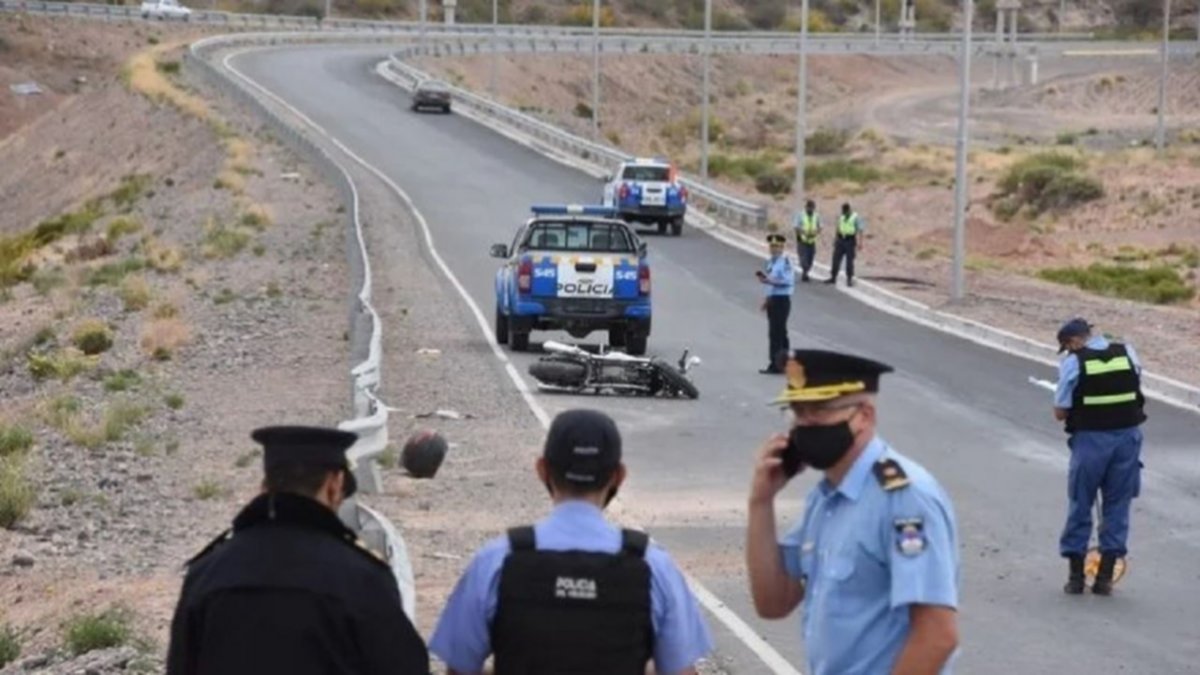 Está muy grave el policía que chocó en moto en la ruta 7
