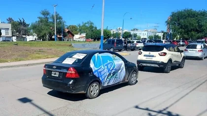Ruidosa caravana de los maestros rionegrinos