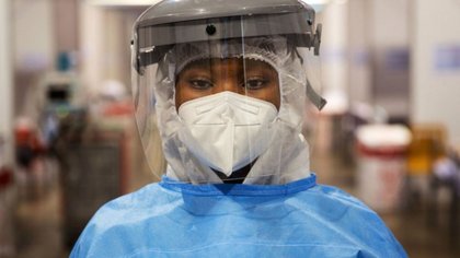 Ómicron: "un riesgo muy alto" para el mundo, dice la OMS