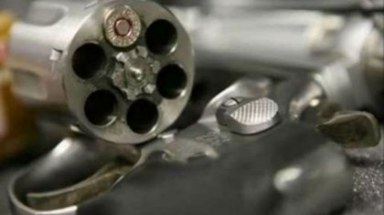 Un hombre se disparó en la pierna jugando con un revólver