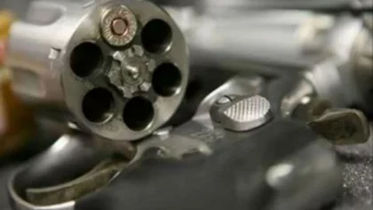 Un hombre se disparó en la pierna jugando con un revólver