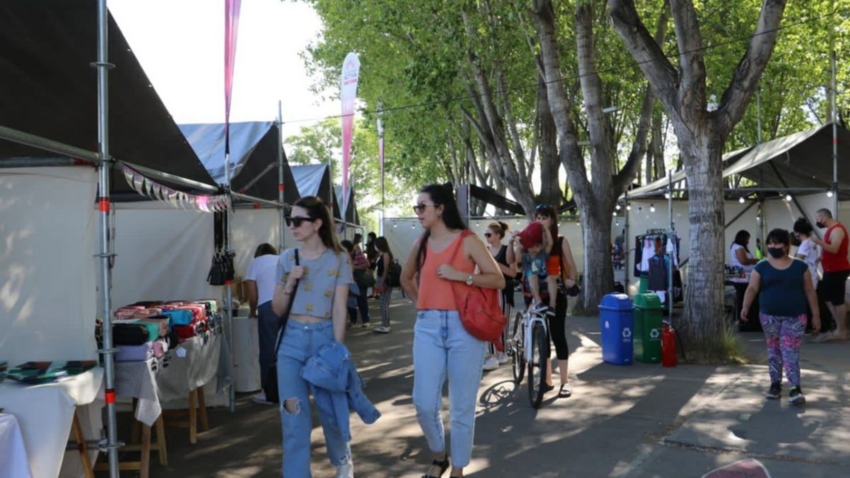 La Feria neuquina crece y el 17 habrá un especial Navidad