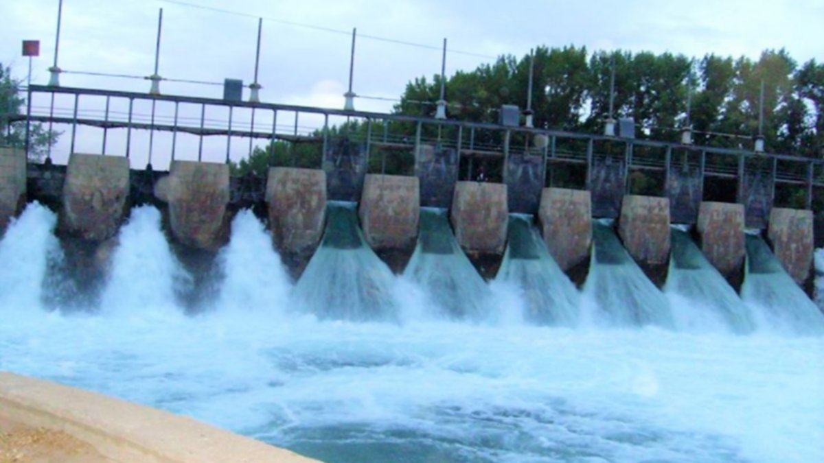Encontraron un cadáver en el canal de riego de Cinco Saltos