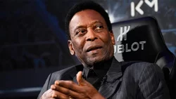 Pelé, internado para tratarse de un tumor