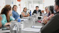 Llancafilo se comprometió con el mantenimiento escolar