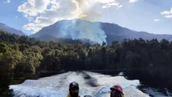 Un brigadista herido en el incendio del lago Martín