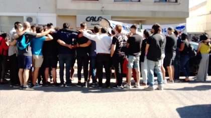 Sin consuelo, familiares y amigos despidieron a Facundo