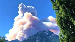 Por los incendios, Bariloche amaneció con ceniza