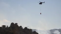 Cayó helicóptero en el incendio de Quillén: dos muertos