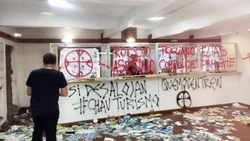 Destrozaron las oficinas de Turismo en El Bolsón