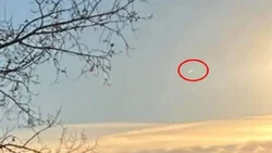 Paseaba a su perro y... ¡Fue perseguido por un OVNI!