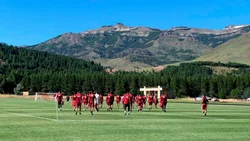 River analiza hacer pretemporada en San Martín de los Andes