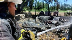 Prendieron un horno de barro y se quemaron dos casas