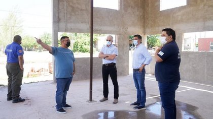 Bomberos del Chañar podrán terminar su cuartel propio
