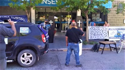 Otra vez retirados policiales reclamaron en ANSES