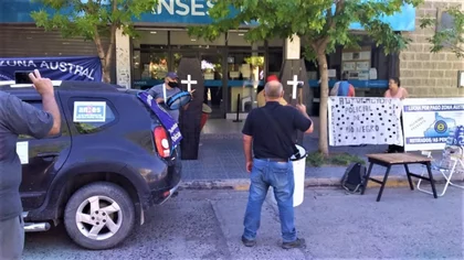 Otra vez retirados policiales reclamaron en ANSES
