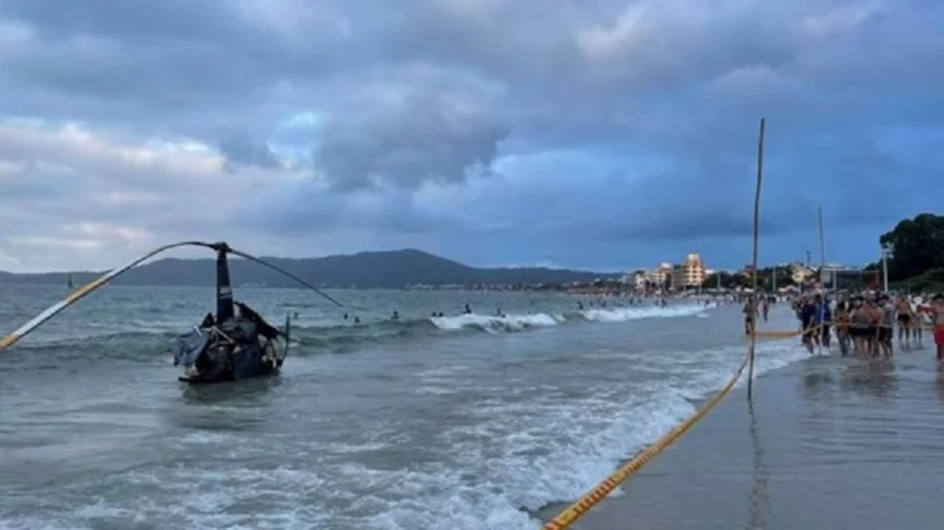 Cayó un helicóptero en una playa de Brasil: 3 heridos