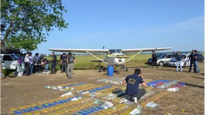 Tiraron desde un avión 132 kilos de cocaína a un campo