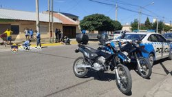 En el oeste: la arrastraron varios metros para robarle la cartera