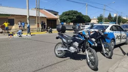 En el oeste: la arrastraron varios metros para robarle la cartera