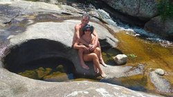 Ingeniero puso su campo y creó el "campamento nudista"