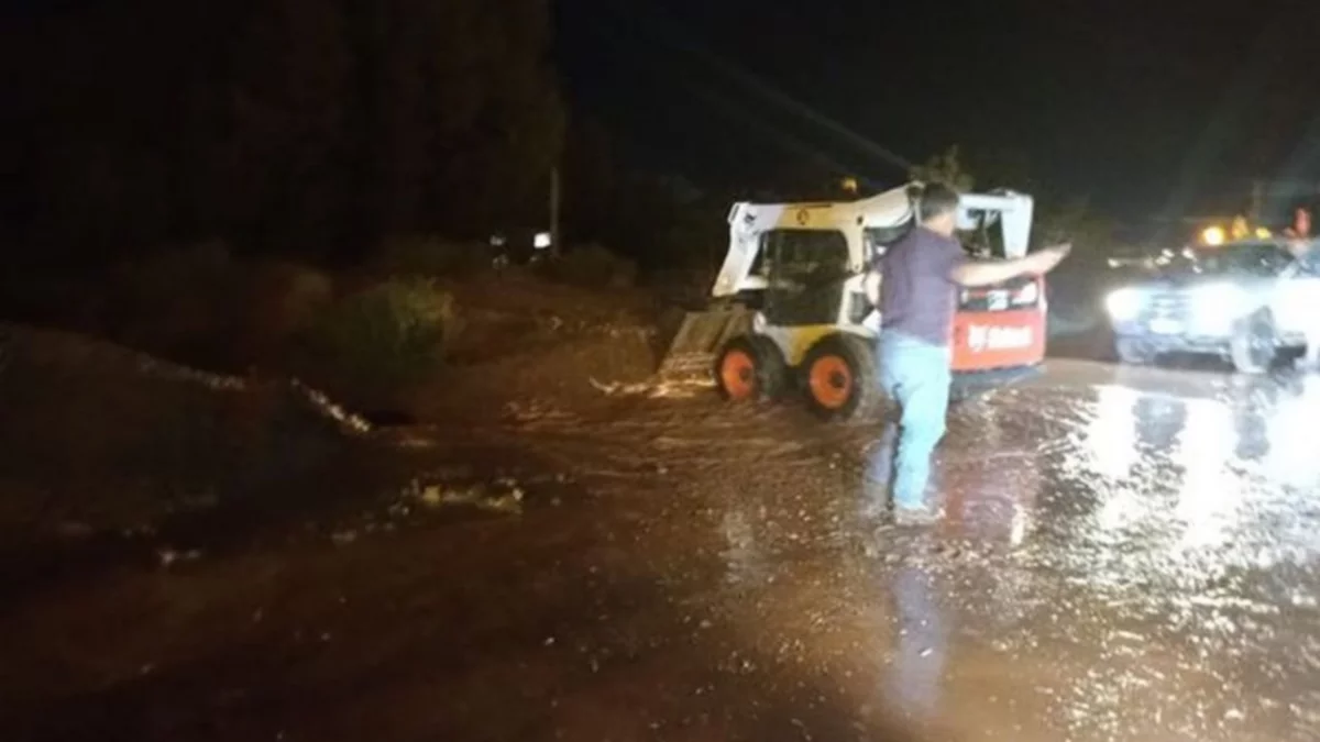 Video: la lluvia dejó calles inundadas y familias asistidas