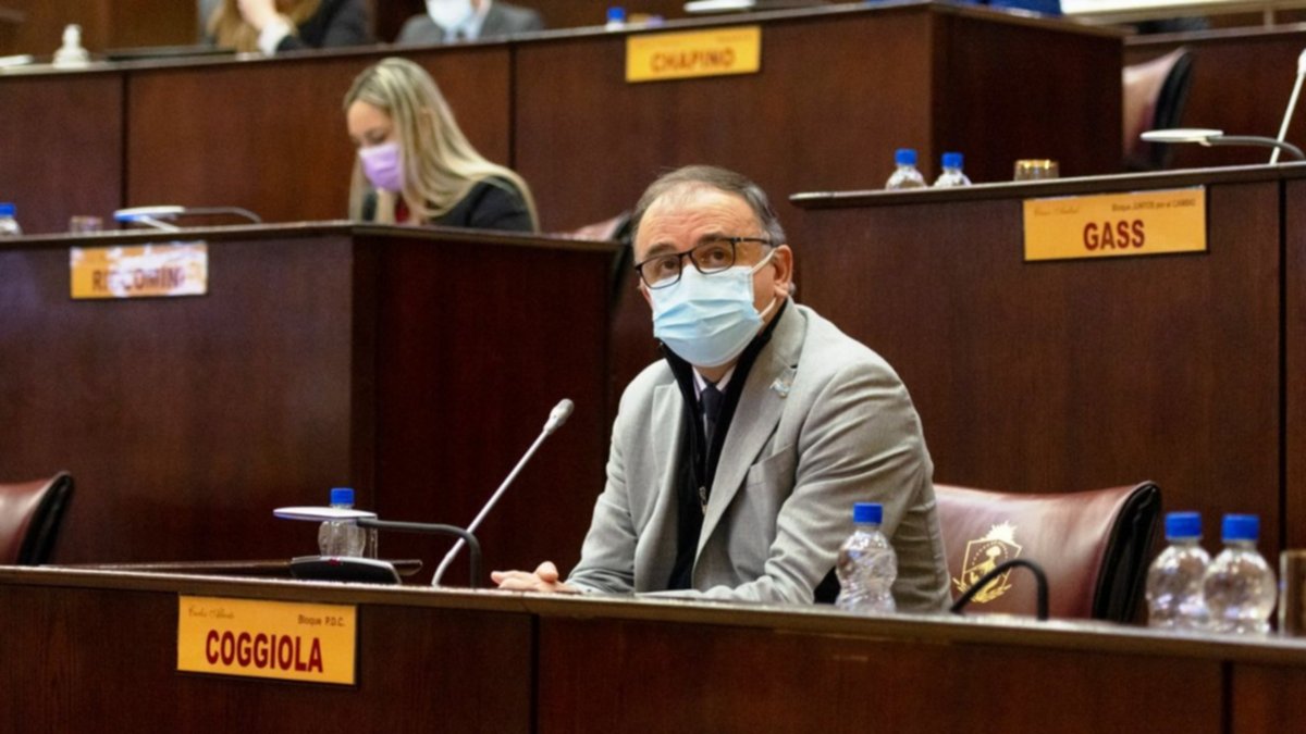 El fastidio contra Autobuses recaló en la Legislatura