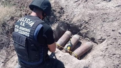 Detonaron tres piezas de artillería encontradas en una casa