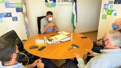 Di Tella preocupado por los choques al puente ferroviario