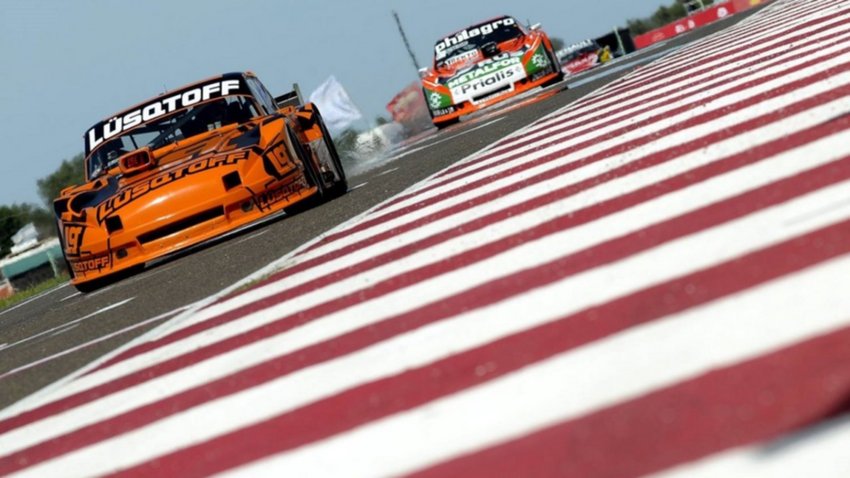 Lambiris se quedó con la pole en Viedma