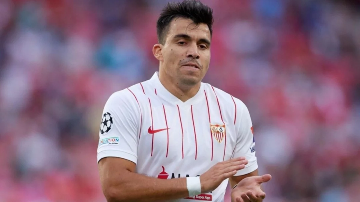 El neuquino Acuña renovó su contrato con Sevilla