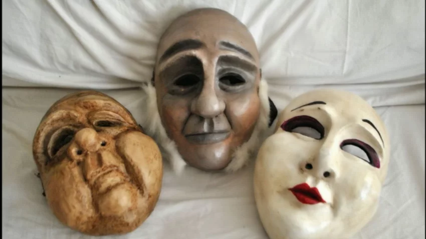 Late, sorprendente obra regional de máscaras