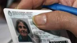 Fue a jubilarse y descubrió que nunca la habían anotado